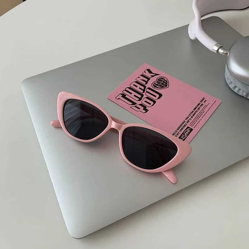 2024 Vintage Cat Eye Women Sunglasses Vintage Small Frame Sun Glasses for Men Luxury Brand Design Outdoor Eyewear UV400 Z250411