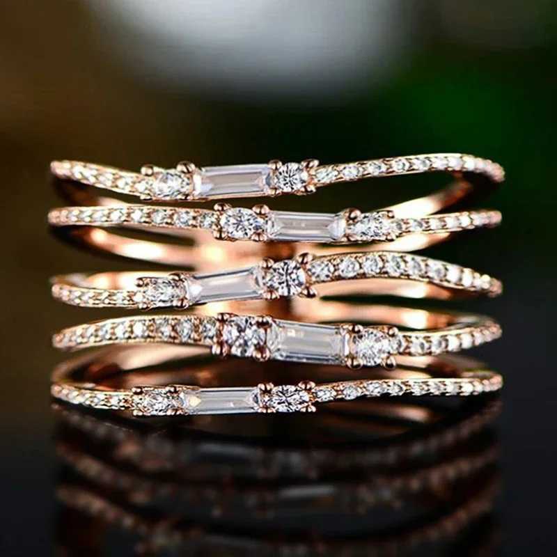 Huitan luxury multi-layer womens ring rose gold gorgeous fingers exquisite decorative wedding jewelryXJ250412