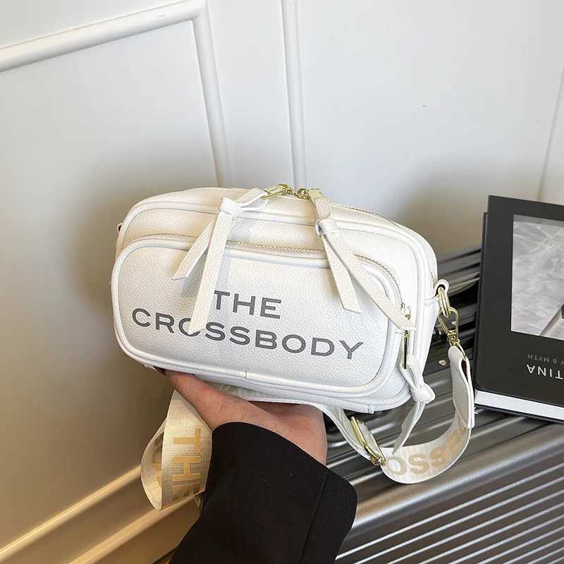 New Versatile Letter-Shaped Small Bag Stylish And Lightweight Womens Casual Single-Shoulder Crossbody BagT2511112