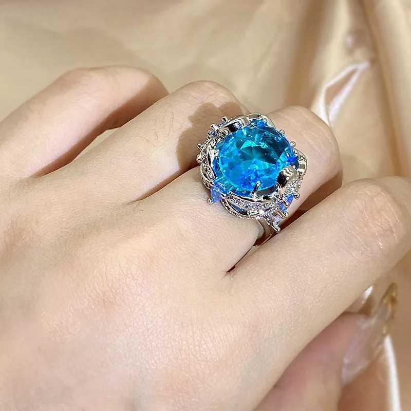 Luxury Sparkling Light Blue Zircon Wreath High Quality Banquet Birtay Party Jewelry Fashion 925 Silver Womens AccessoriesXJ250412