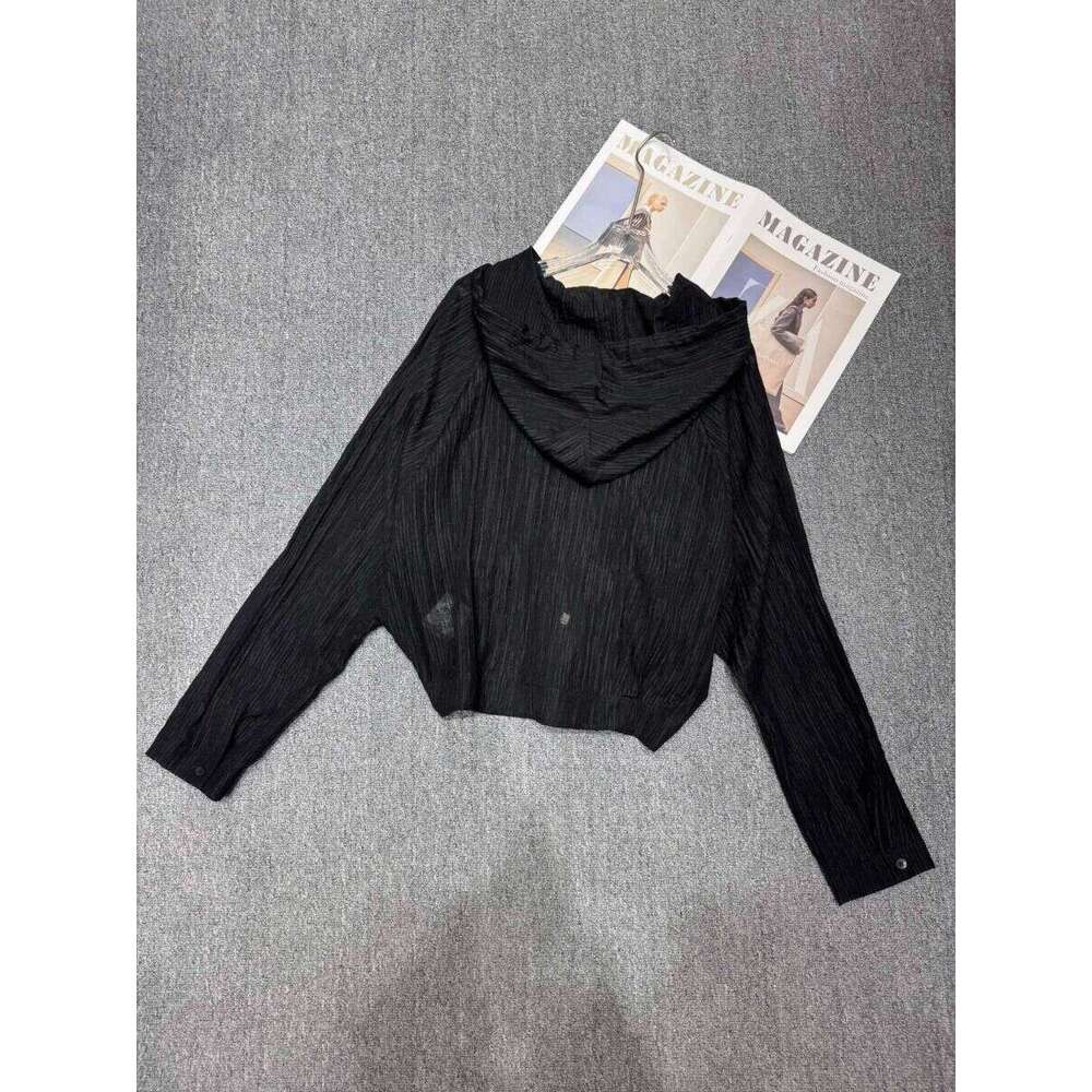 New Summer Light and Thin Ice Silk Sunscreen Clothes for Women, Loose and Slim Sunscreen Clothes, Thin Coat, Hooded Top, Trendy