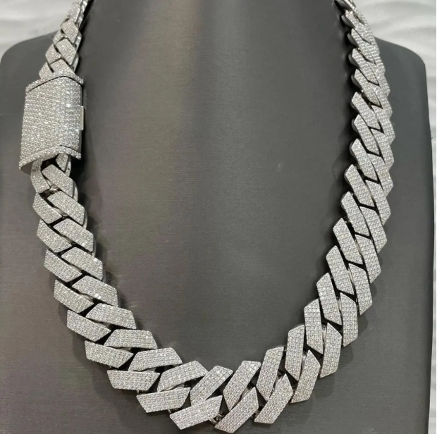 Elegant Women's Cuban Link Chain Bracelet - 14mm Wide, Moissanite VVS Stones for a Stylish Hip Hop Look