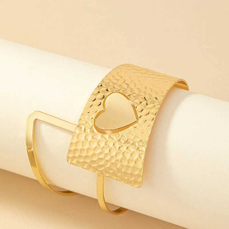 Geometric Open Bracelet for Women Fashion Heart Bracelets Personality Jewelry Luxury Exaggerated Female Bangle AccessoriesC250411