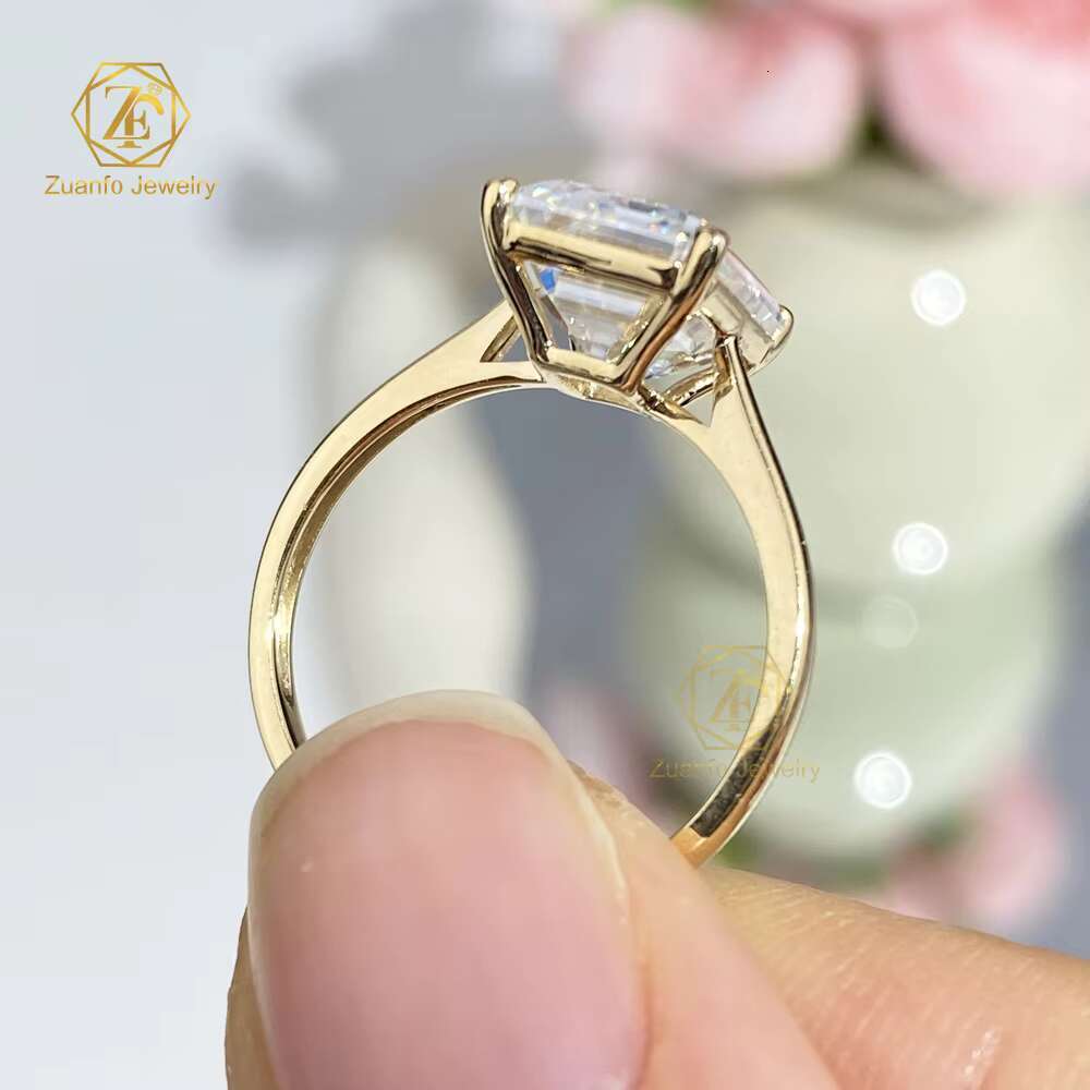 Customized 18K Solid Gold Womens Wedding Engagement Ring 4CT Emerald Cut Moissanite Lab Diamond High Quality Classical