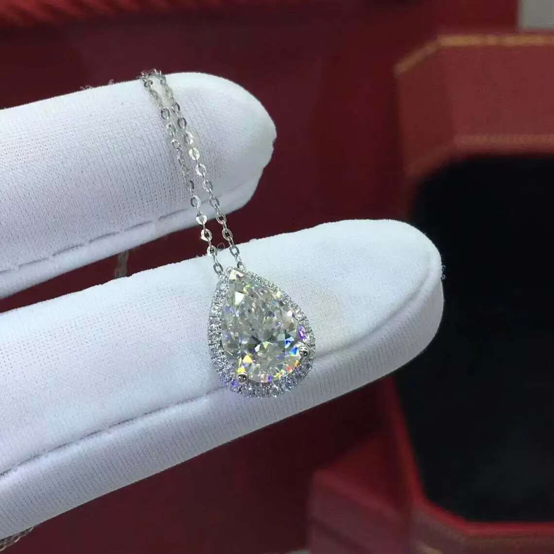 Speedin Fashion Jewelry 3CT Whiteness Pear Shaped 14k 18k White Gold Plated Halo Moissanite Necklace Pendant