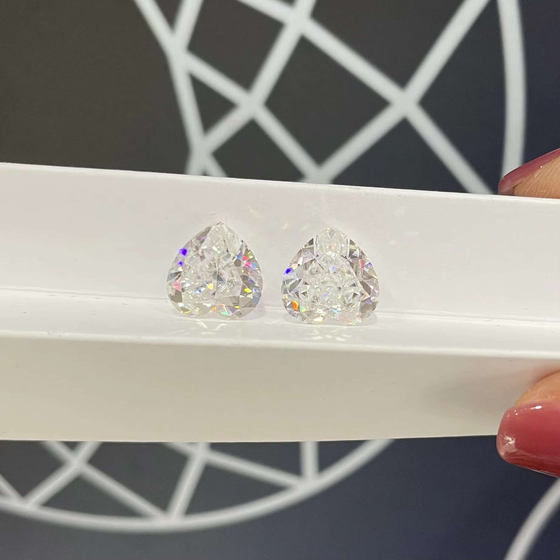 18K AU750 White Gold Jewelry Snowflake Shiny Light Brilliant Color Crush Ice Cutting Heart Shape Moissanite Earring Pair