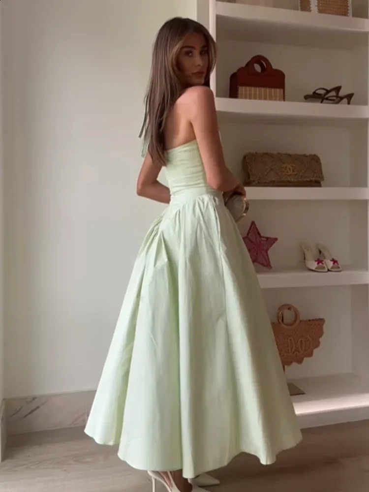 Elegant A-line sleeveless long dress fashionable V-neck lace high waisted pleated fluffy dress womens summer cocktail party dress 250408