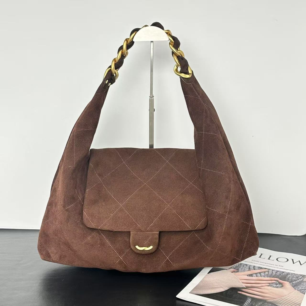 25K hobo Shoulder Bag designer Diamond Patterned Bag Faux Suede Weaving Shoulder Straps Designer Shopper Tote Construction Extra Large Capacity