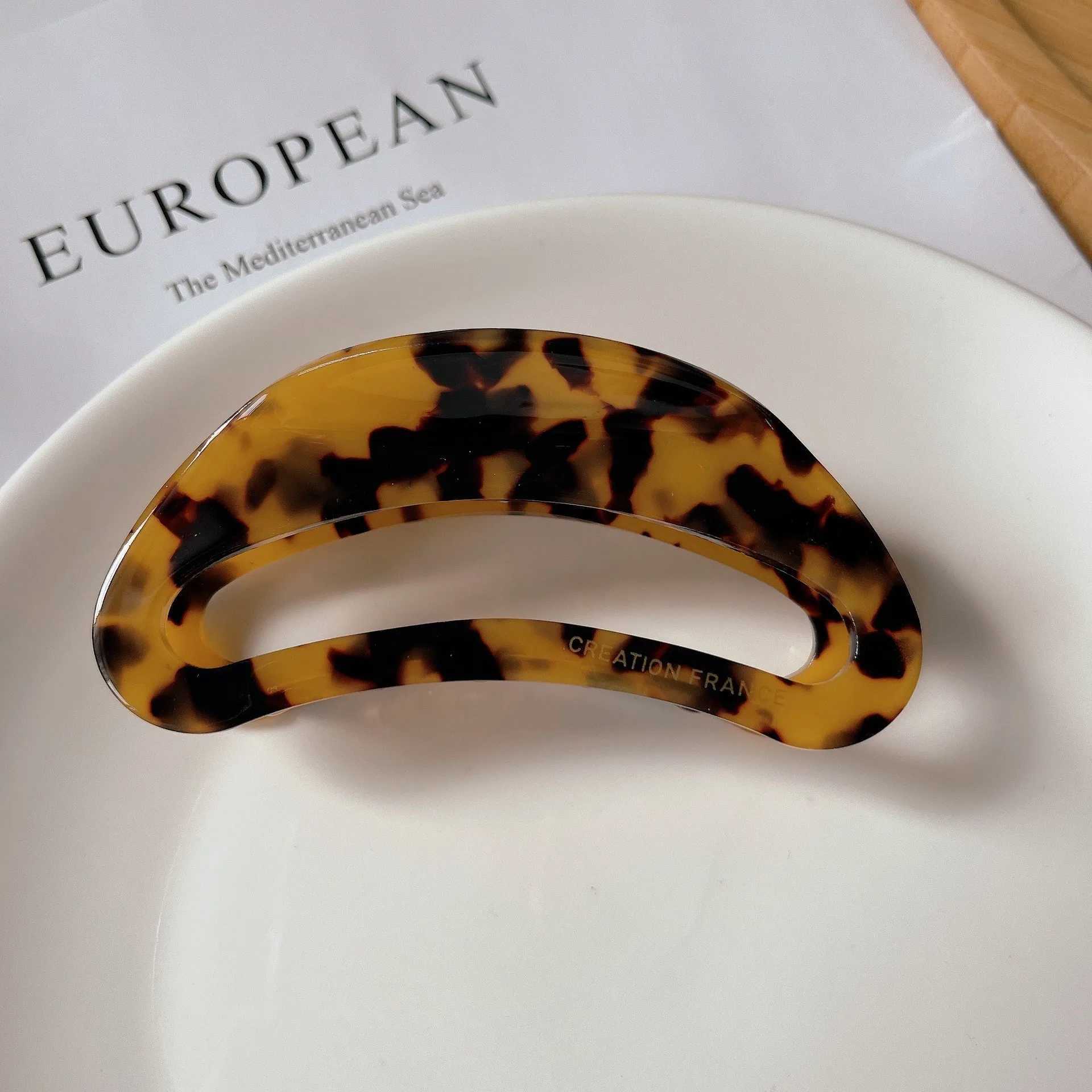 Womens Fashion Hairdressing Clip Korean Style Acetate Panther Printed Hairdressing Clip Womens Fashion Accessories Gift Big Claw Clip Y2504012