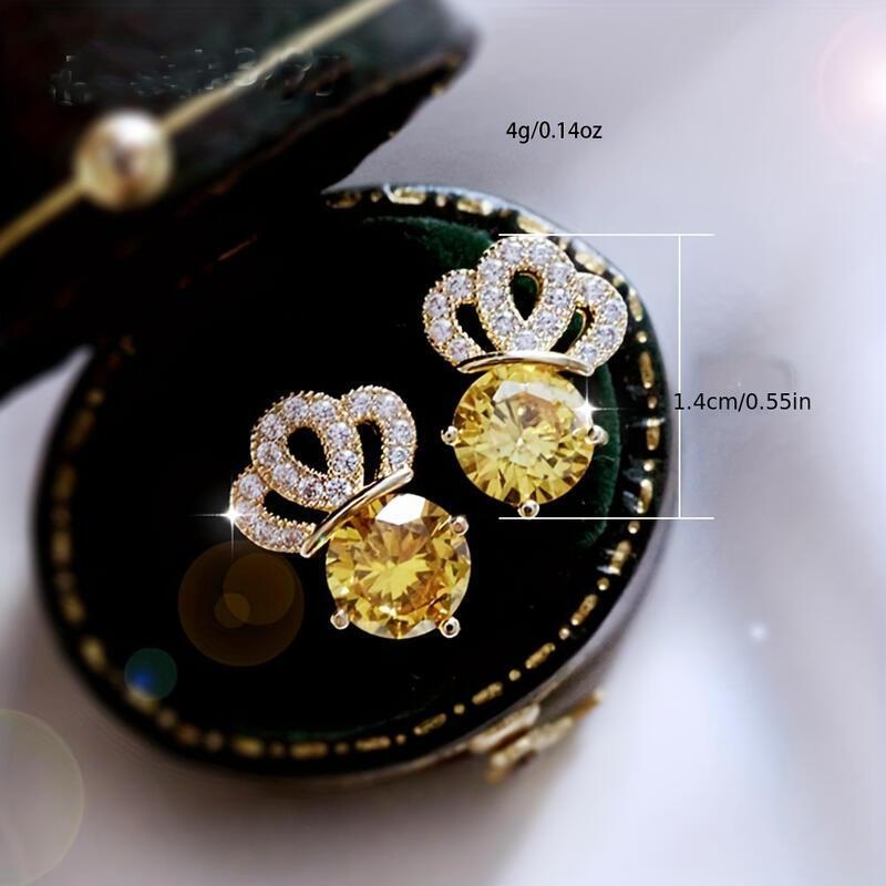 Star K 10k Gold Round 7mm Screw Back Stud Earrings Crown Top with Embellishment Stone