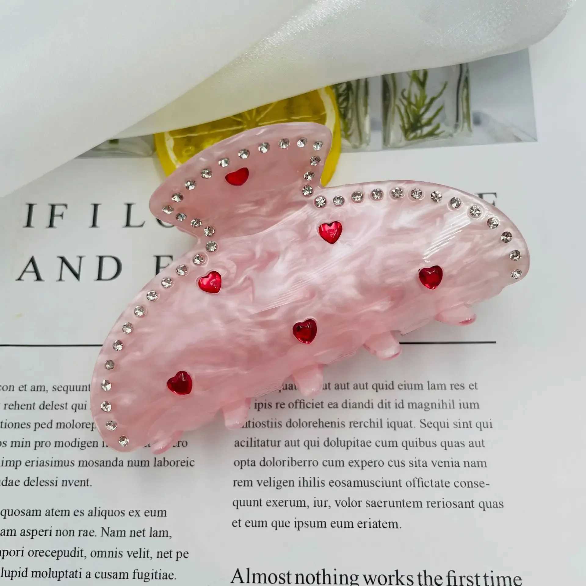 DuoShang Sweet Rhinestone Heart Powder Hair Clip Acetate Claw Clip Valentines Day Gift Crab Hair Clip Y2504012
