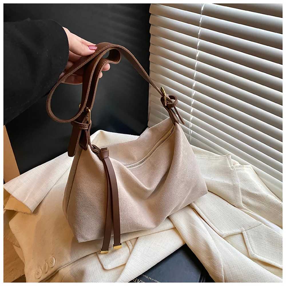 Women Totes Bags Large Capacity Retro Frosted Faux Suede Outdoor Casual Single Shoulder Bags Commuter Day Pack Crossbody BagT2511112