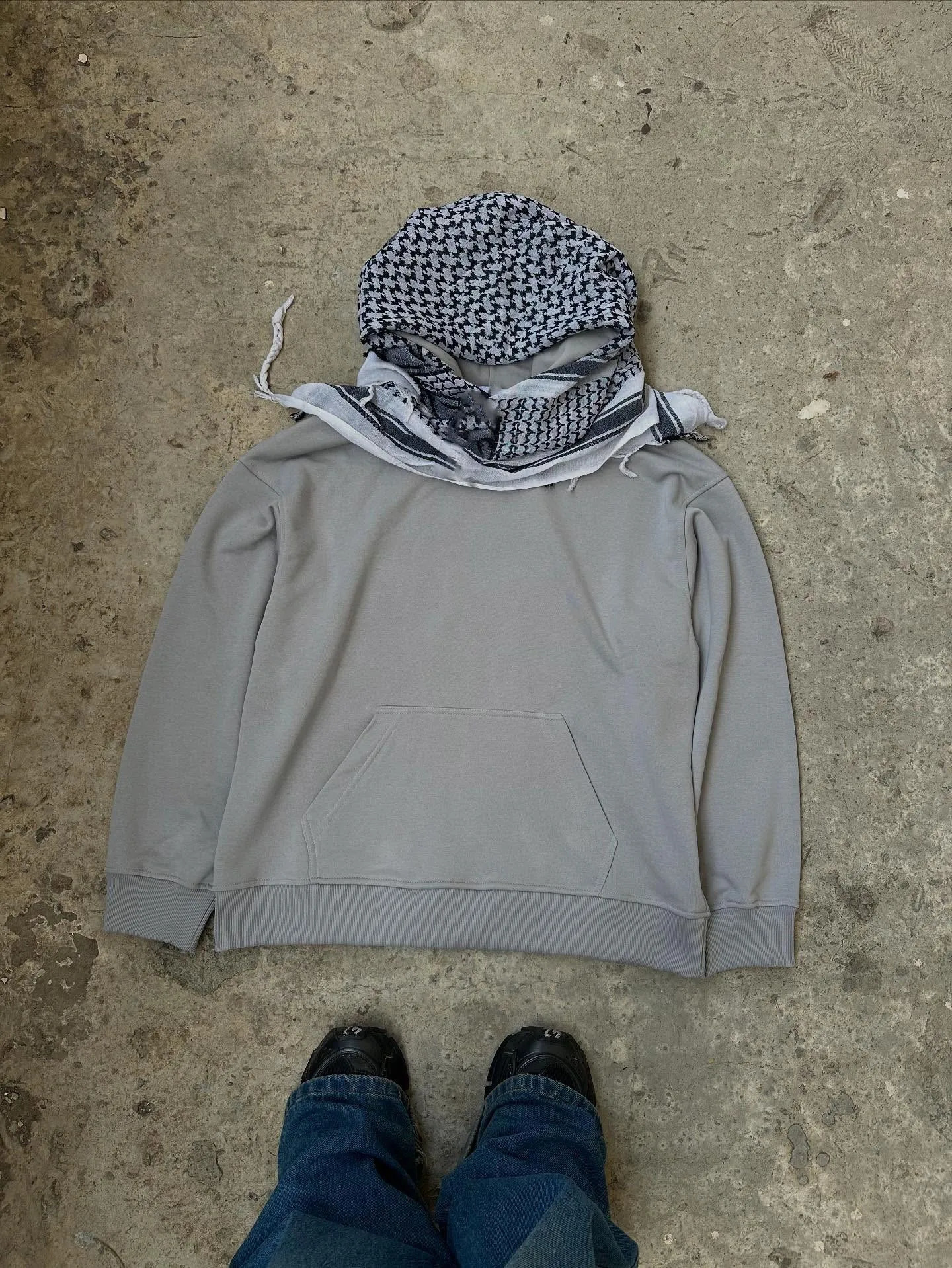 Y2k Retro Style Personalized Headscarf Windproof Hooded Sweatshirt Men and Women Fashionable Street Pullover Sweatshirt 251107