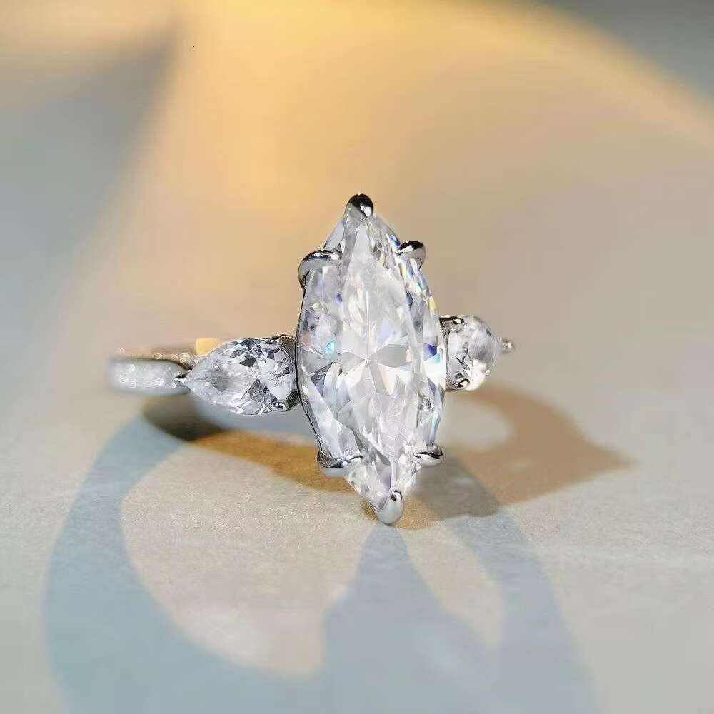 High Quality 925 Sterling Silver Jewelry D Color 5ct Marquise Cut Three Stone Moissanite Women Wedding Ring
