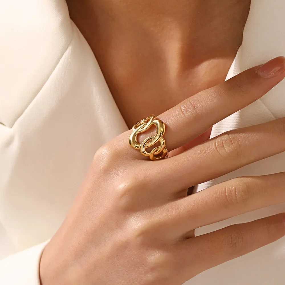 Stainless steel geometric oval adjustable ring suitable for women gold hip-hop fashion oval open ring party jewelry giftXJ250412