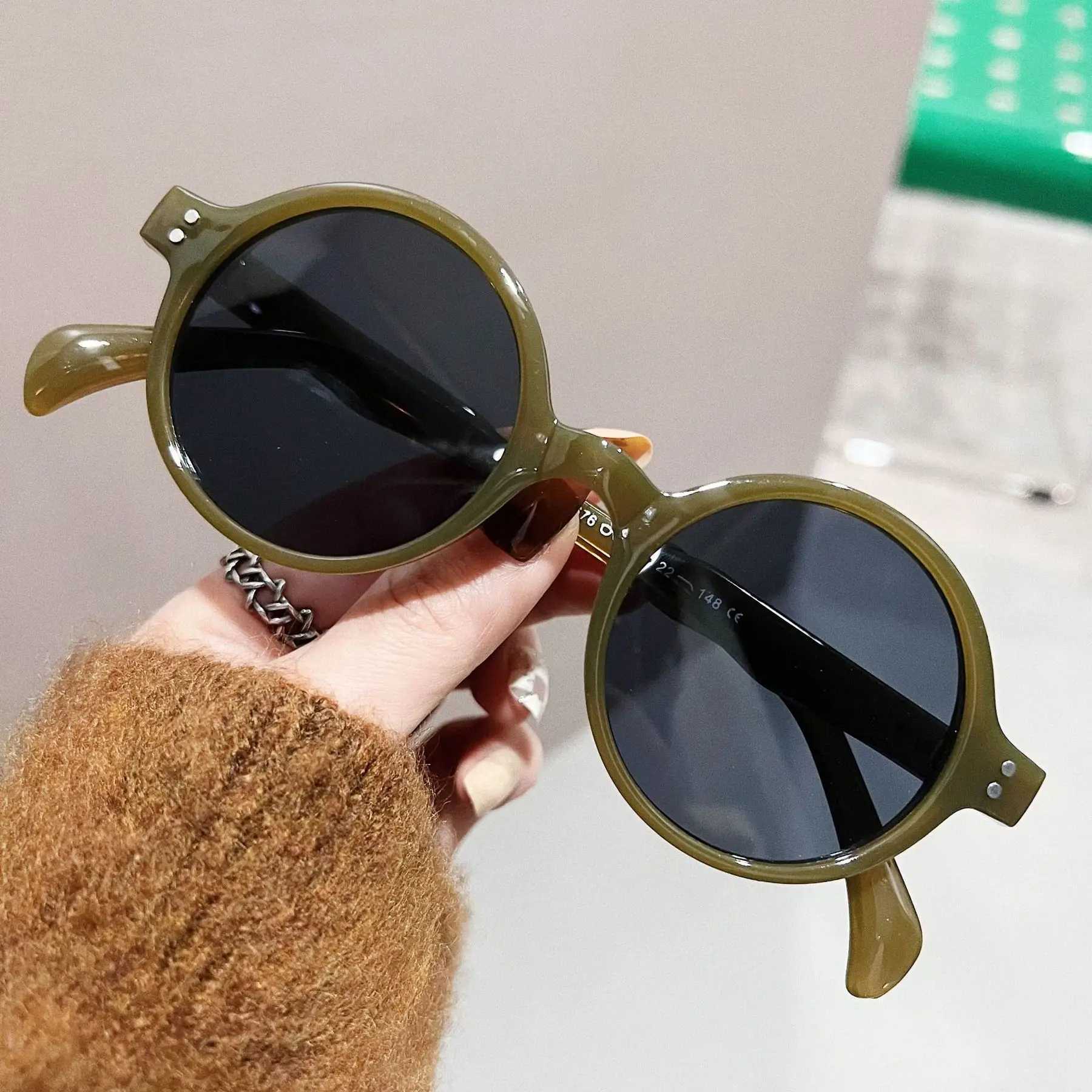 Vintage Round Sunglasses Women Brand Designer Rivet Sun Glasses Female Fashion Travel Ocean Color Shades Oculos De Sol Z250411