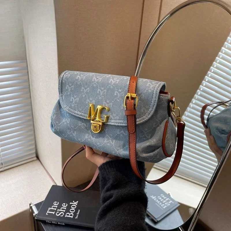 Vintage Denim Underarm Bag for Women Large Capacity Crossbody Shoulder Purse Casual Fashion Everyday Carry-On Niche DesignW251111