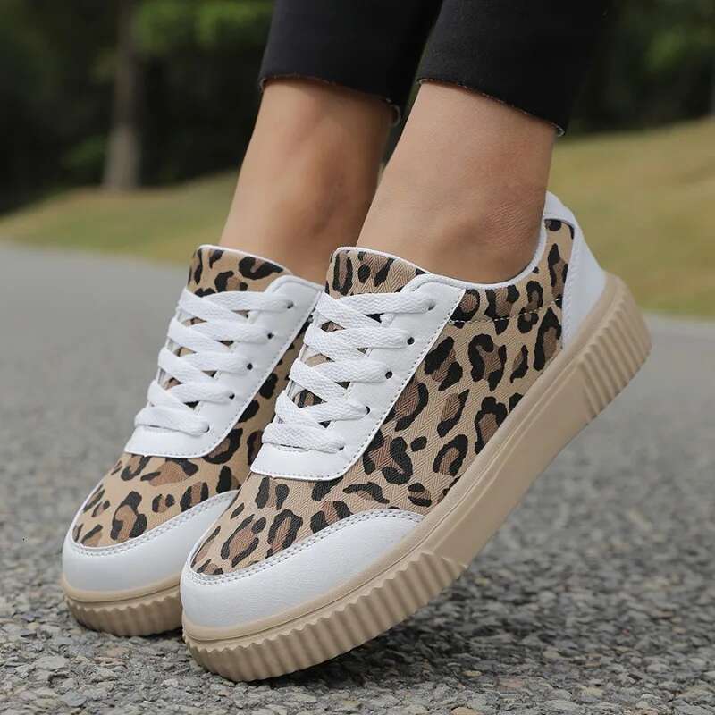 2025 Summer New Outdoor Walking Designer Fashion Skateboarding Shoes Leather Lace Breathable Slow Running Casual Sports Shoes