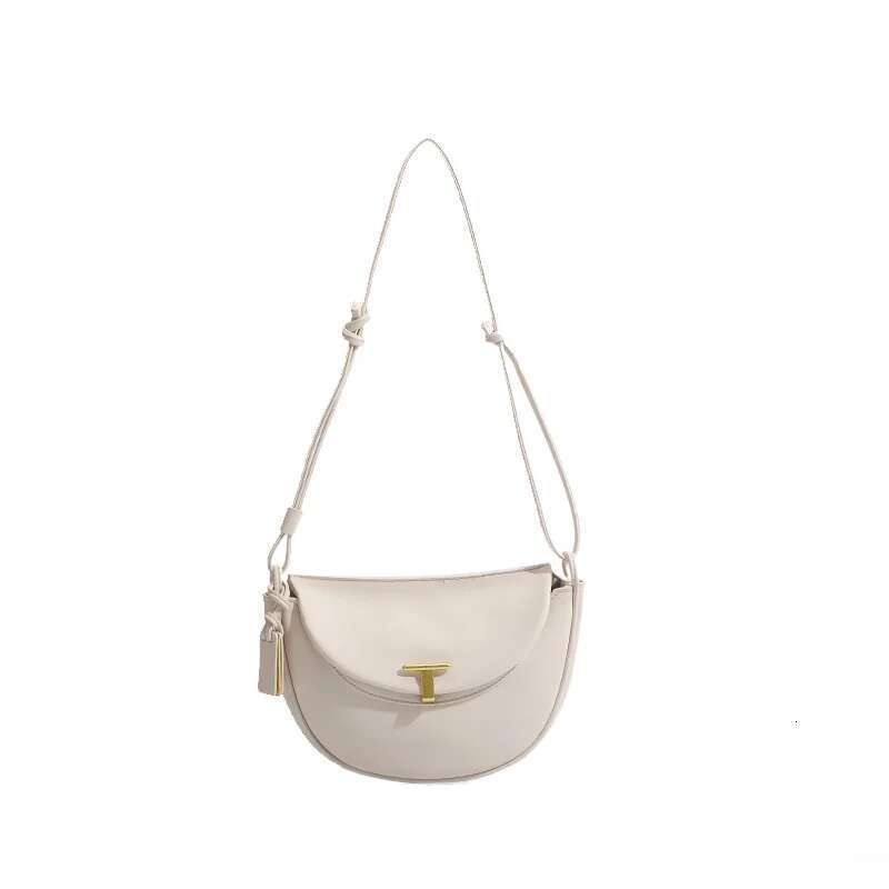 Niche Designer Semi-Circle Crescent Women's 2024 New Fashion Single Shoulder Underarm Versatile Commuting Crossbody Bag