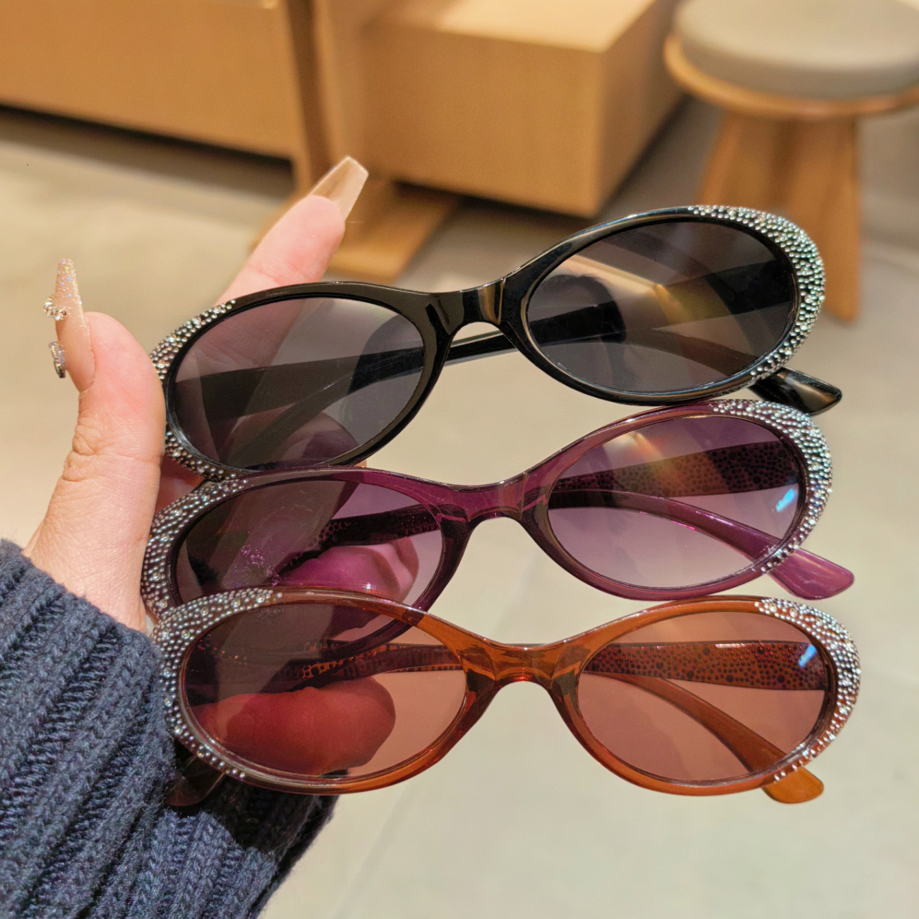 25 new oval frame sunglasses, sun shading, travel purple, fashionable diamond studded sunglasses