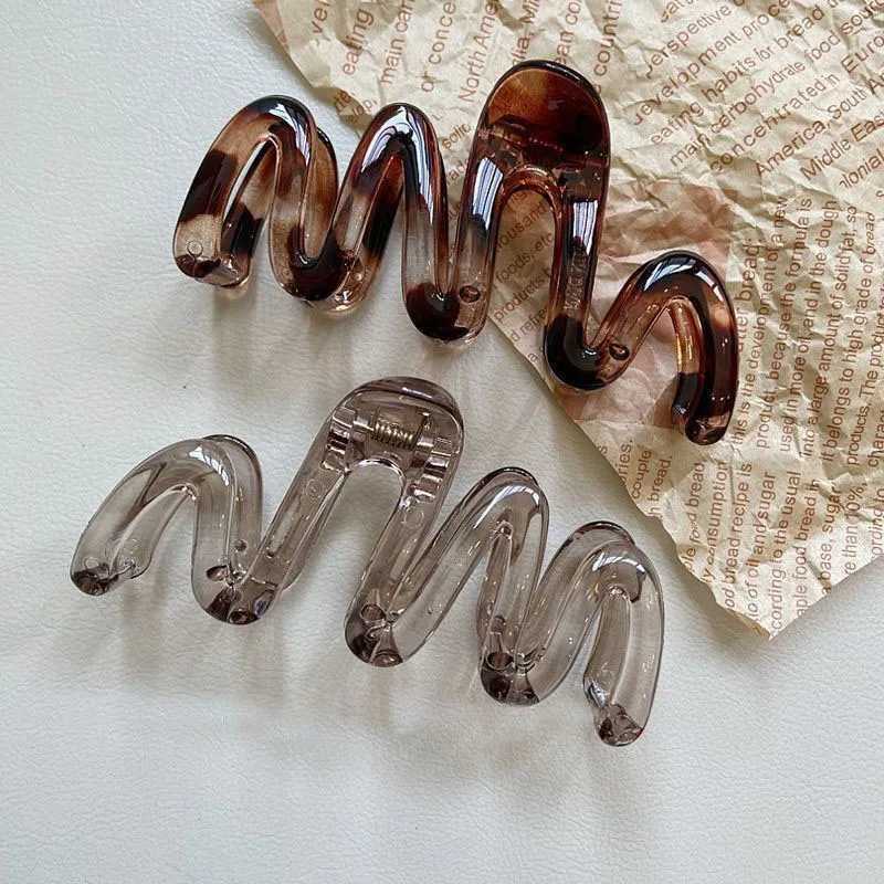 Womens Y2K wave high gloss amber brown 11cm/4.33 inch large lightweight plastic hair clip elegant minimalist hair accessory Y2504012
