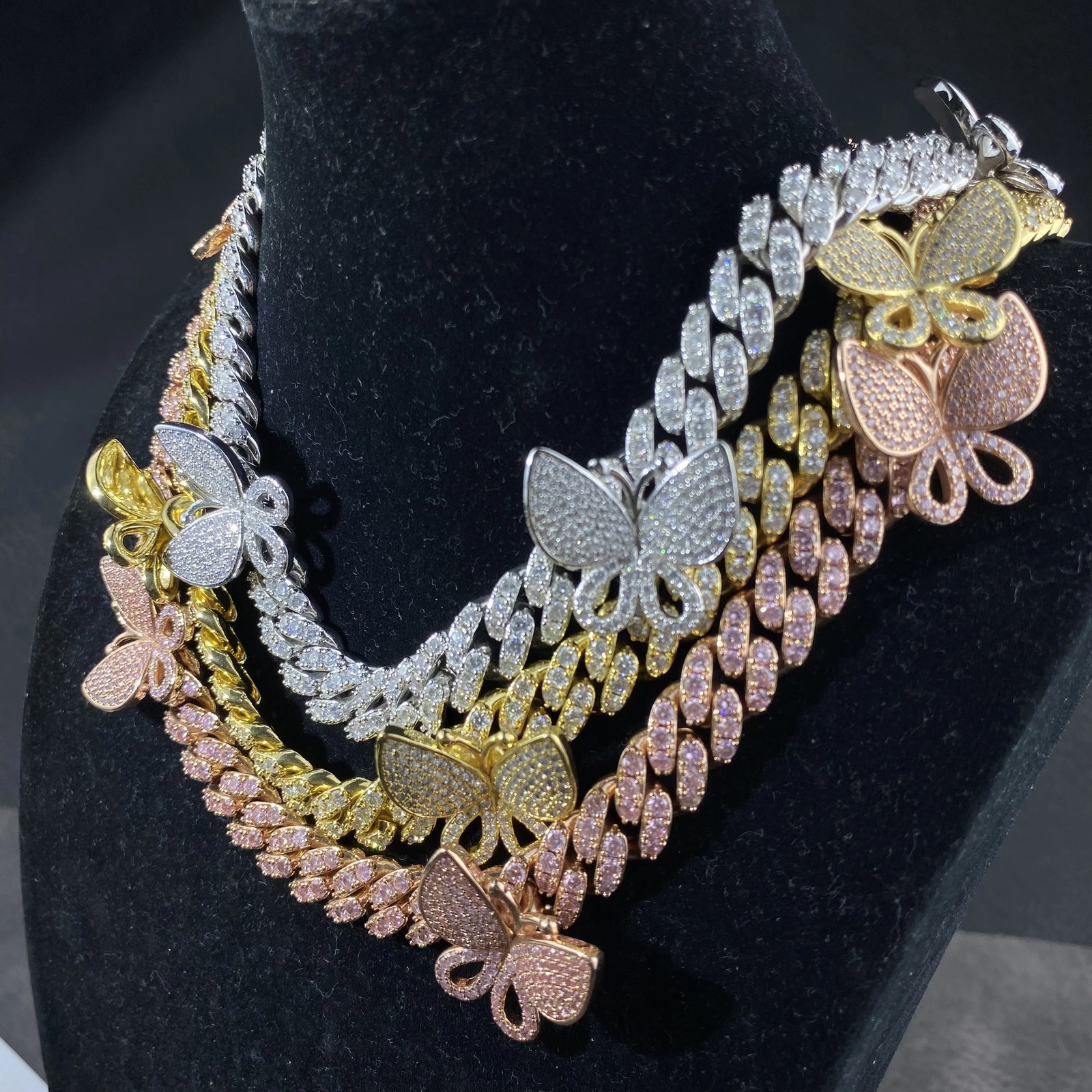 selling all diamond butterfly Cuban chain necklace hip-hop flash butterfly Miami Cuban chain necklace 250409