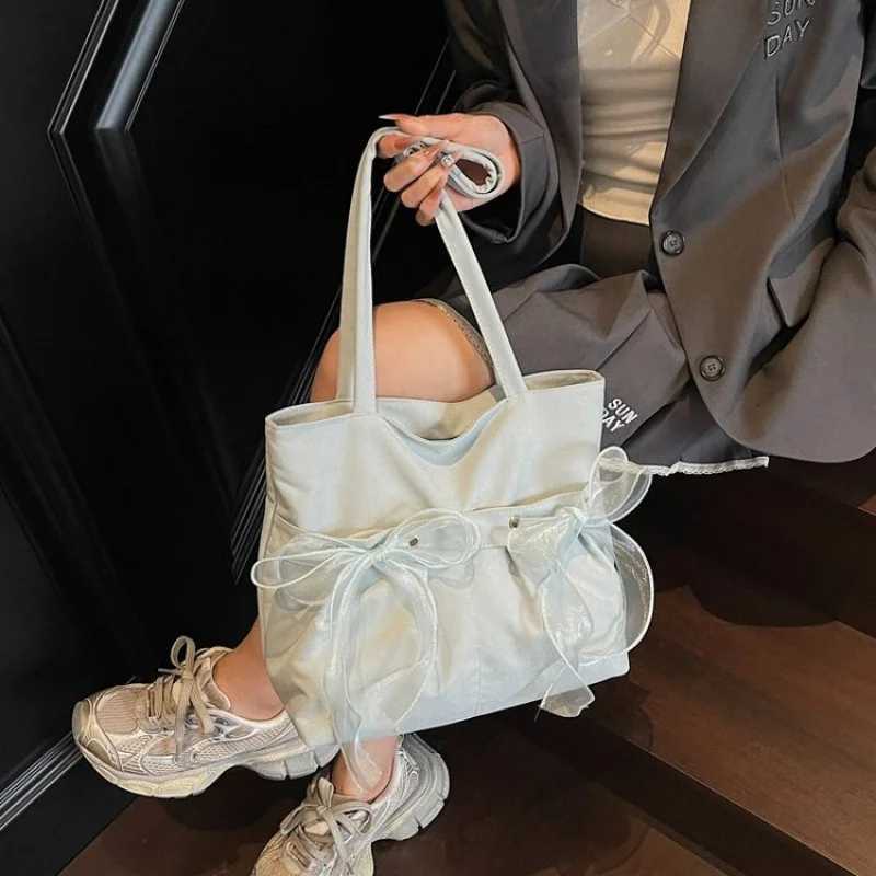 Elegant Designer Paris Fashion Messenger Bag For Women With Vintage Look And Simple Casual CommuterW251111