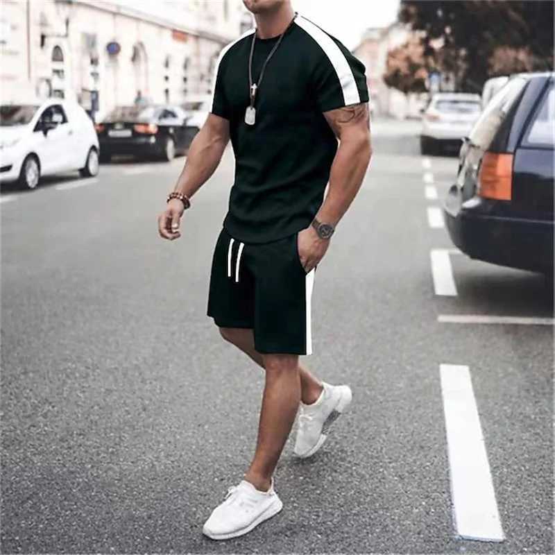 Summer mens fashion 2-piece set mens T-shirt shorts set casual patchwork printed sportswear super street shooting mens clothingXJ250412