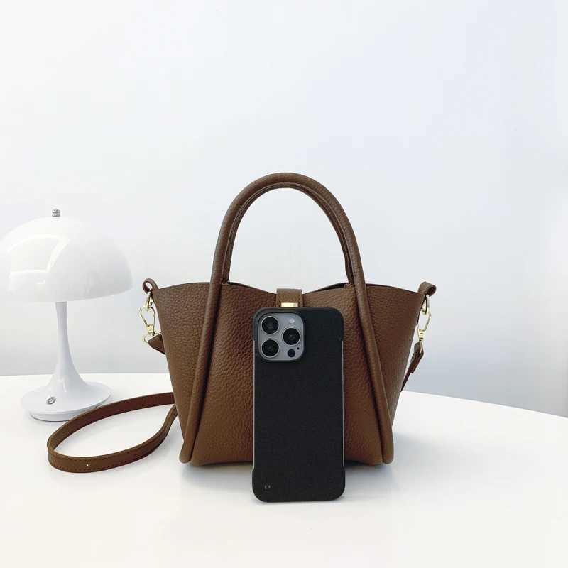 FI new large capacity shoulder bag high-end womens handbag FI niche casual handbag womens cross bagXJ250412