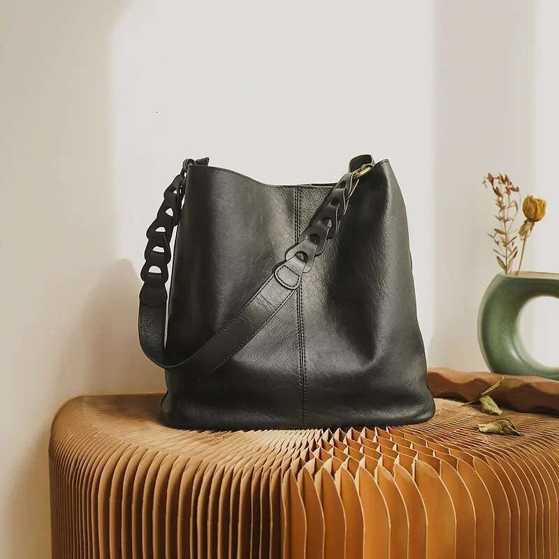 Women's Handbag Niche Design Tote Leather Large-Capacity Fashionable Simple Bag