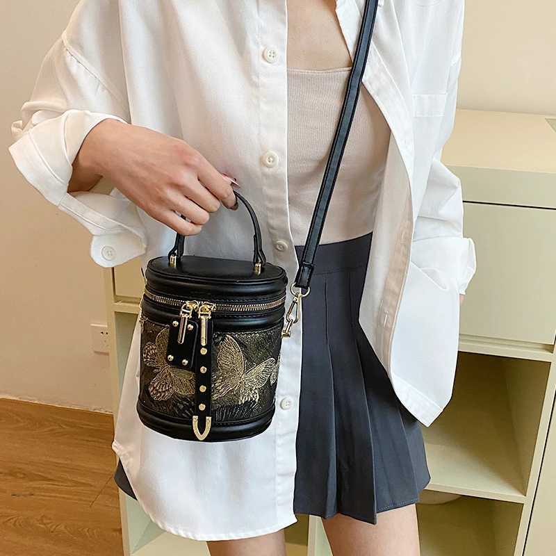 Embroidery Mini Shoulder Bag Womens Summer Bucket Bag Sahel Fi Cylinder Design Cross Body Bag Luxury Womens HandbagXJ250412