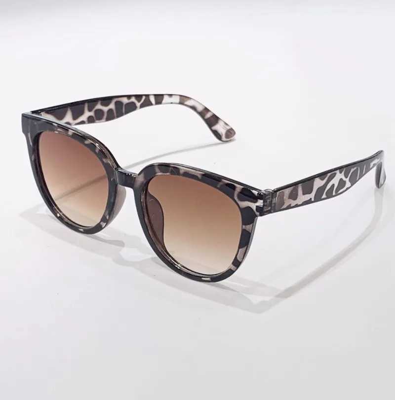 New Fashion Sunglasses Elegant Large Frame Sunglasses Retro Style Glasses Men and Women Alike Sun Glasses UV400 Shades Z250411