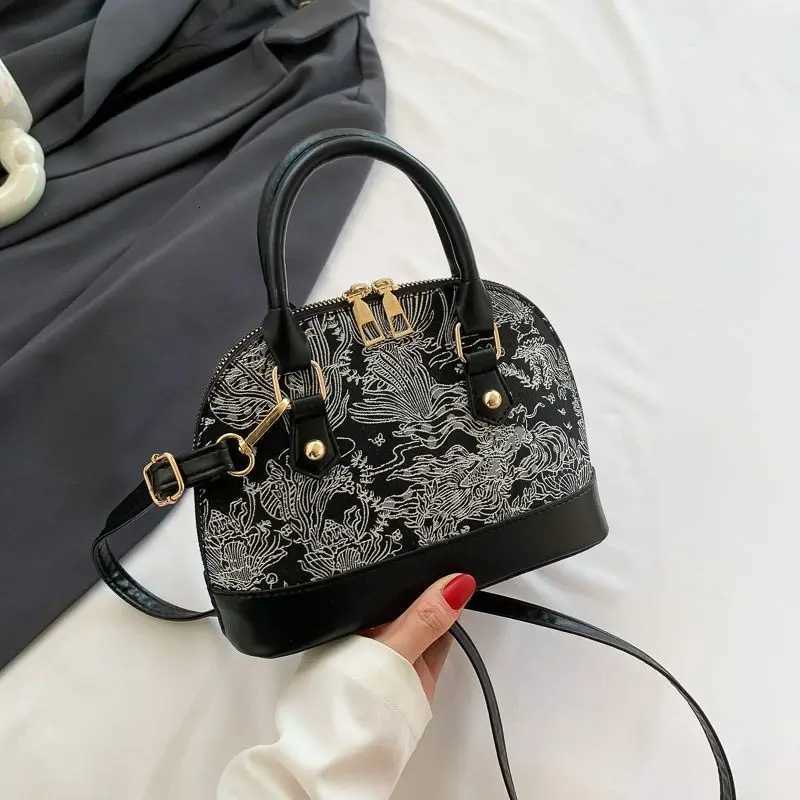 French Version Niche Popular Handbag Womens New Fashion Pu Bag Lace Crossbody Bag Versatile Shell Bags Embroidery Shoulder BagT2511112