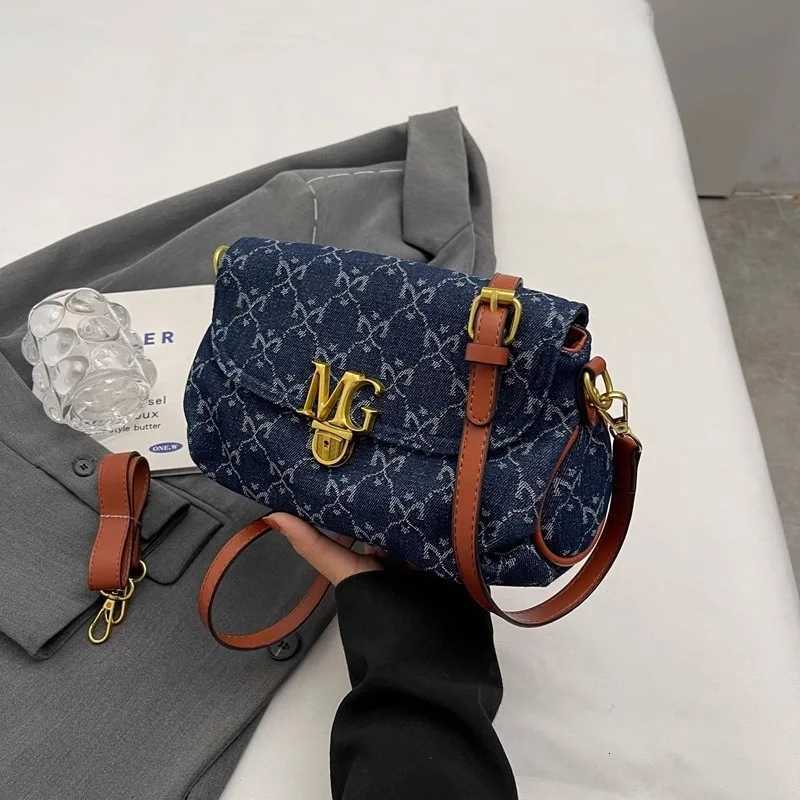 Vintage Denim Underarm Bag for Women Large Capacity Crossbody Shoulder Purse Casual Fashion Everyday Carry-On Niche DesignW251111