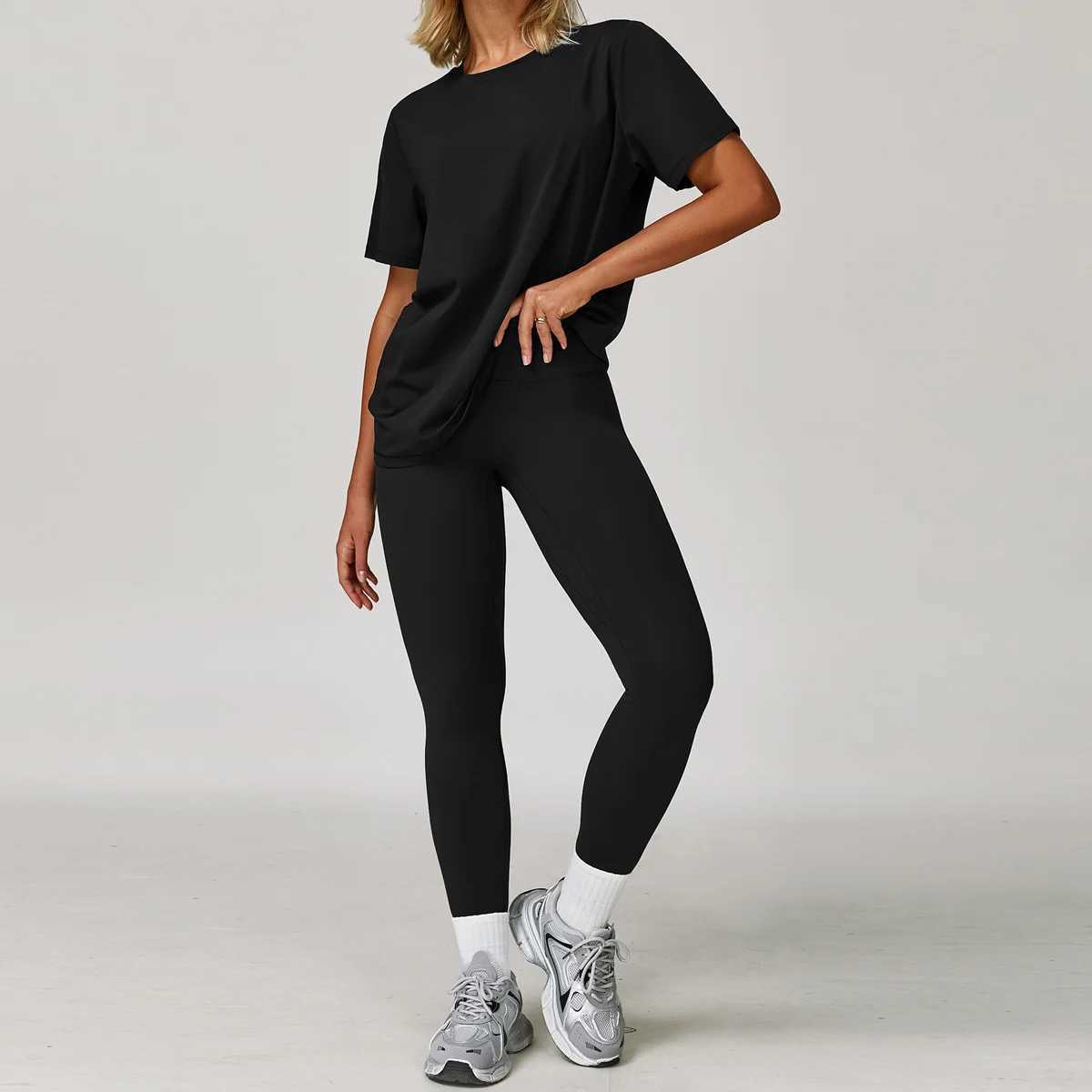 Yoga Suit 2PCS Sports Set Women Quick-Drying Gym Set Tracksuit Running Workout Short Sleeves T-shirt And Shorts Sports Clothing J251112