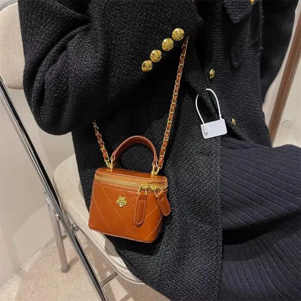 Luxury Mini Ten Font Womens Bag 2024 Lingge Chain Shoulder Bag Fi Brand Luggage Lipstick Coin Wallet and HandbagXJ250412