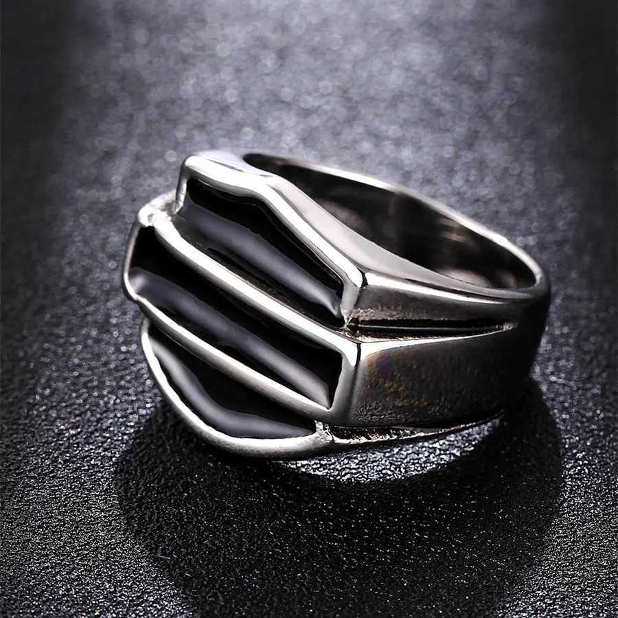 Retro Shield Titanium Steel Ring New Retro Hip Hop Viking Bicycle Jewelry Mens Coolpad Pair RingXJ250412