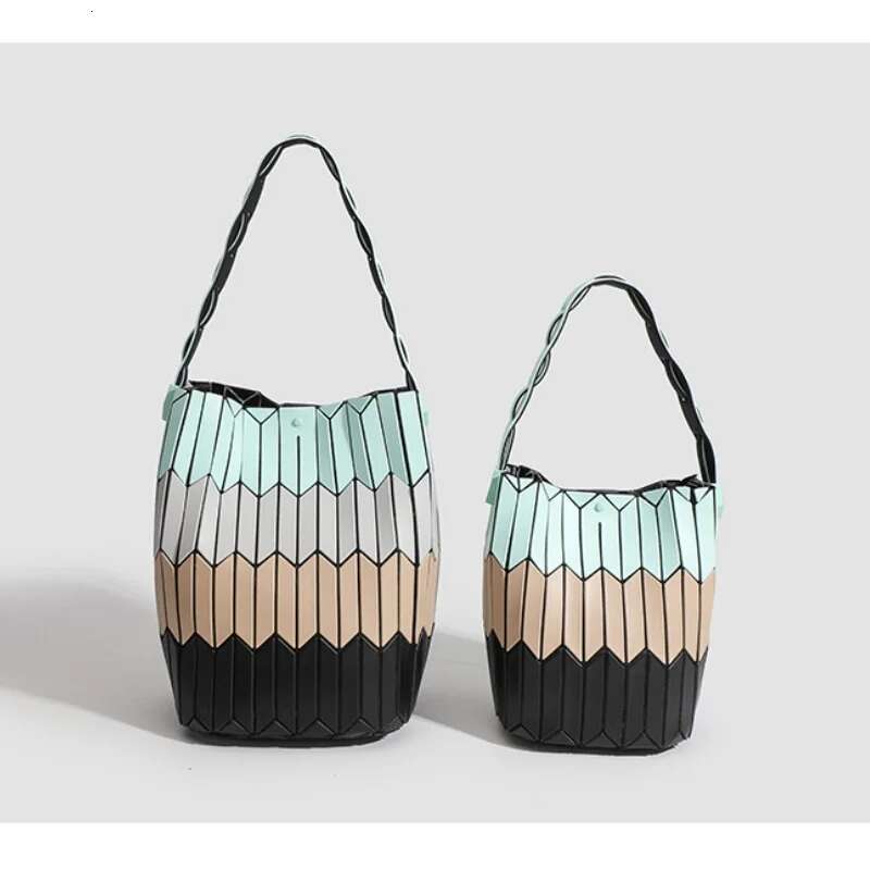 2024 New Niche Design Geometric Rhombus Bucket Bag, Versatile Portable Vegetable Basket , Single Shoulder Armpit Bag Handbags