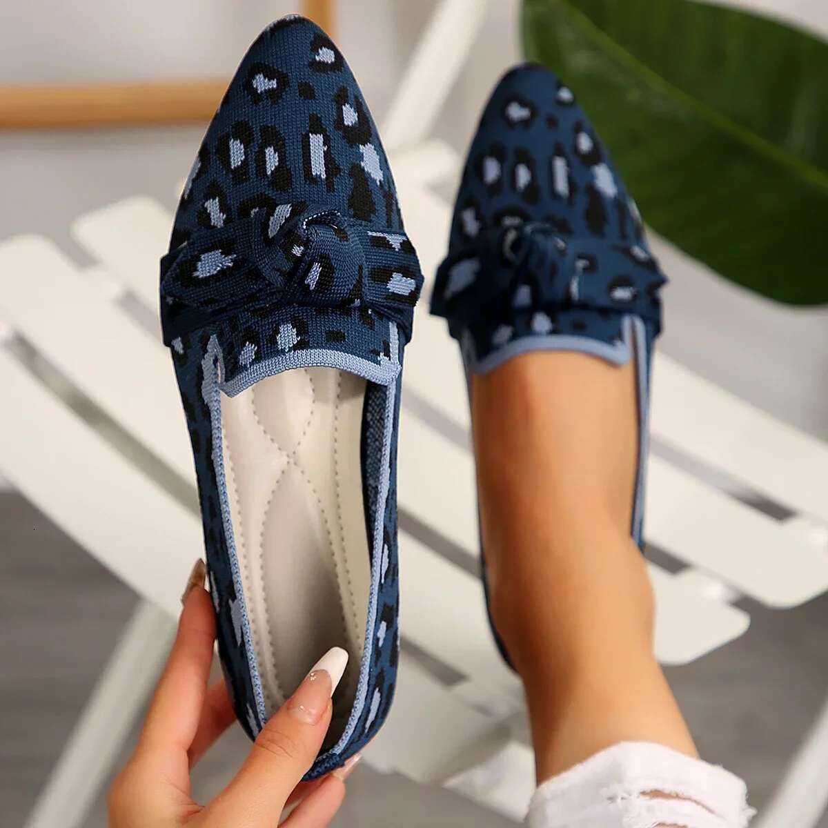 2025 Summer New Women's Bow Designer Fashion Flat Shoes Knitted Anti slip Breathable Comfortable Shoes Casual Pointed Walking Shoes
