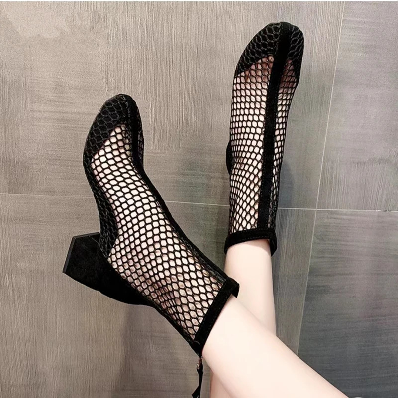 2025 Large Size Fashionable Sports Sexy Mesh Hollow Boots Solid Color Square Thick Heel Summer Casual Sandals 250411