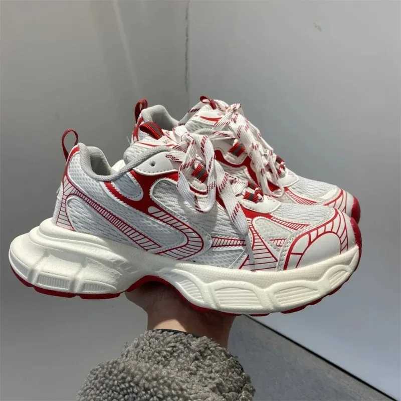 Chic Chunky Sneakers Wen Men 2024 New Design White Red Ladies Sports Shoes Cfortable Wide Sole Casual Shoes 41 42 Big Size Z250411