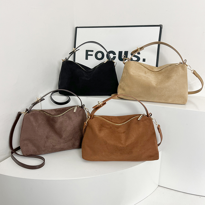 Winter new niche new high-end handbag women's shoulder bag daily versatile casual simple fashion classic large capacity shopping shoulder bag