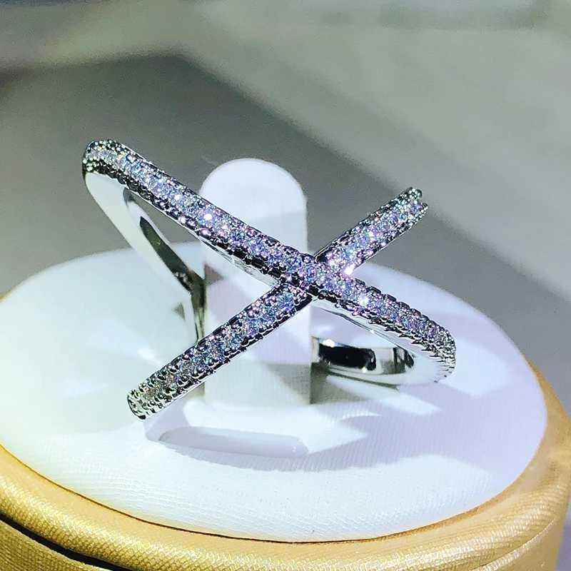 925 Silver Fashion X V Letter Ring Full Cubic Zirconia High Quality Womens Elegant Stunning Finger RingXJ250412