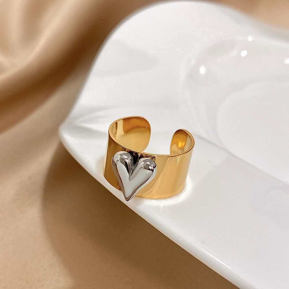 Large stainless steel heart-shaped cuff ring suitable for women trendy and wide personalized with extended European and American jewelryXJ250412