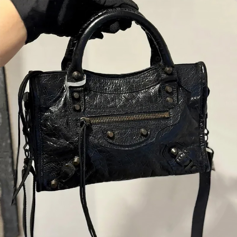 City bag tote bag designer handbag luxury bag motorcycle bag vintage tassel leather bag large black bag stylish studded bag Boston bag 251112 12A