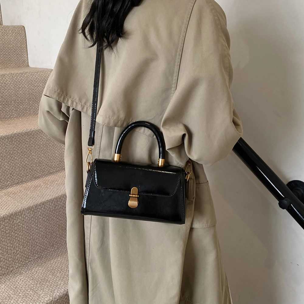 Women Crossbody Bag French Style Vintage Solid Buckle Zipper Handbags High-Grade Glossy PU Texture Single Shoulder BagsT2511112