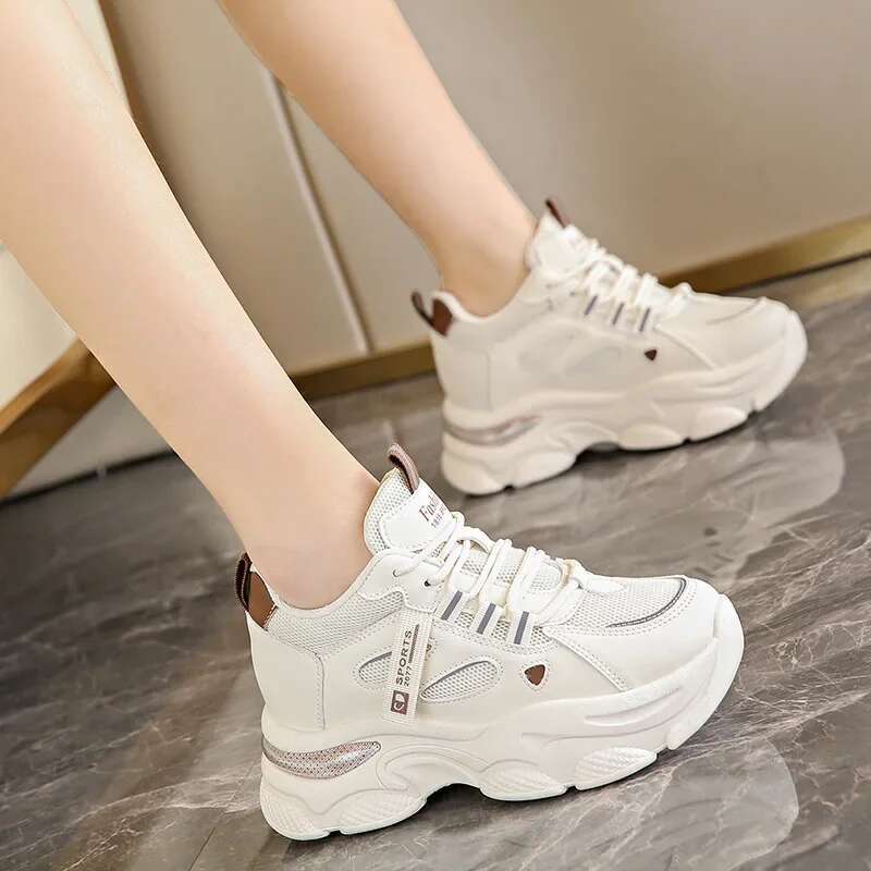 2025 New Breathable Women's Multi functional Comfortable Sports and Leisure Campus Style Student Designer Fashion Morning Running Shoes