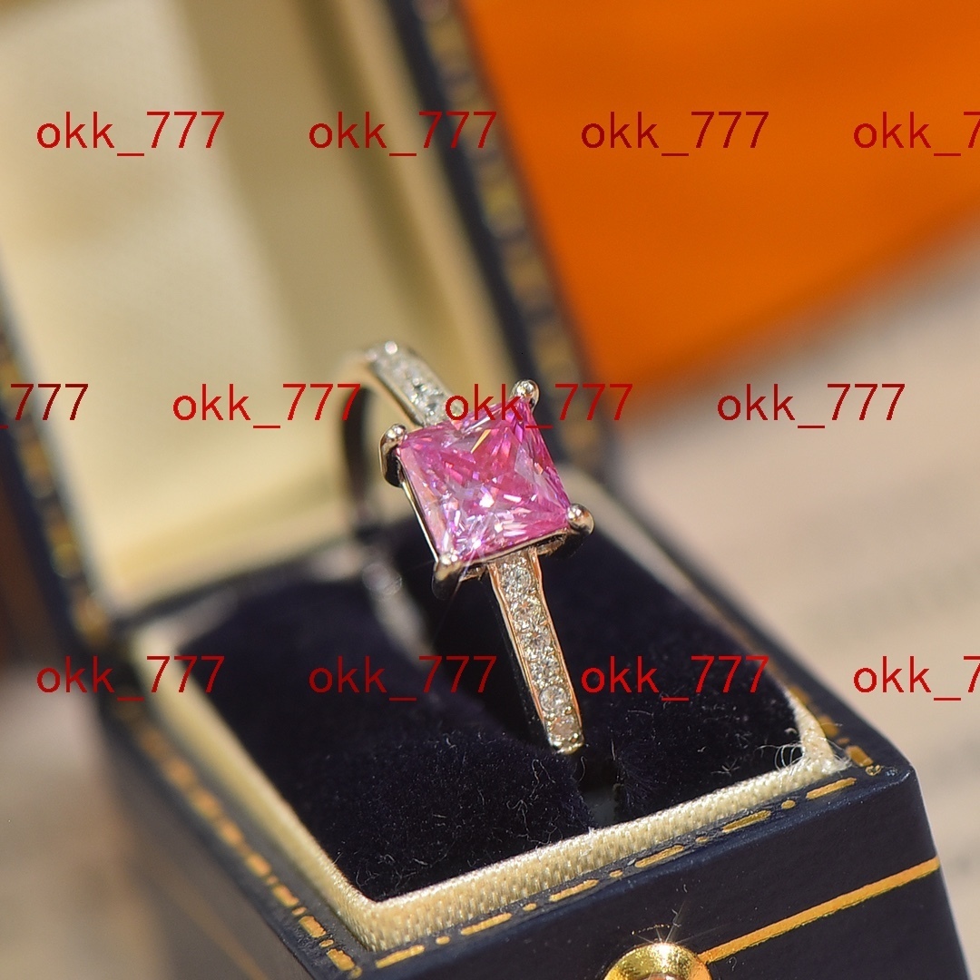 China Luxury Women Moissanite Ring Gra Moissanite Ring Silver Moissanite Ring