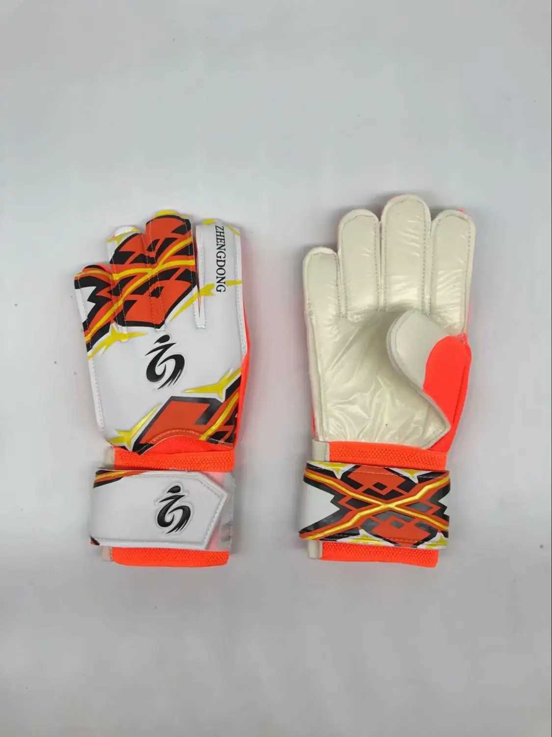 Professional Team Training Soccer Goalkeeper Gloves with Finger Protection Thicken Latex Kids youth Goal Keeper Goalie GlovesW251112