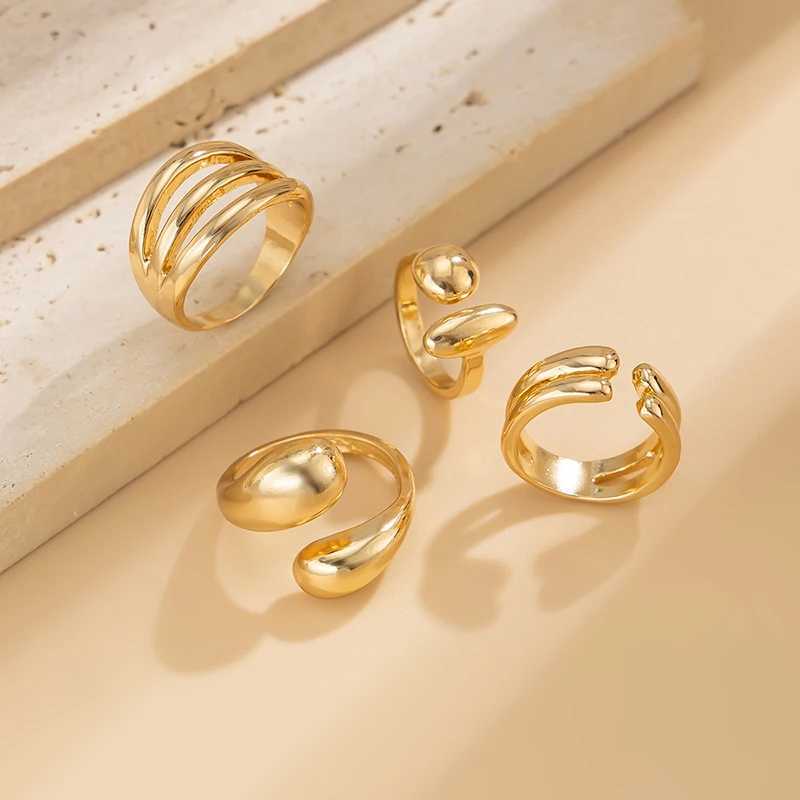 4pcs Creative Geometry Embraces Her Ring Set for Women Elegant Water Drop Gold Adjustable Ring Party JewelryXJ250412